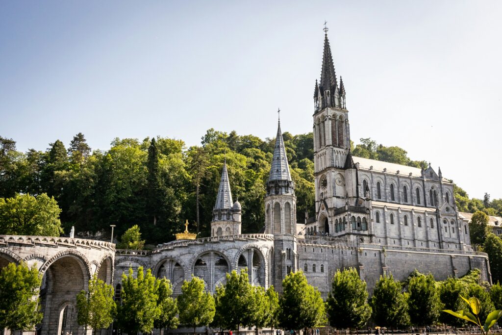 lourdes1