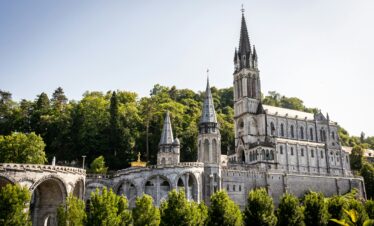 lourdes1